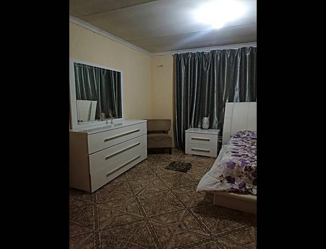 4 BEDROOM HOUSE FOR SALE IN PHILLIP NEL PARK